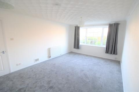 3 bedroom terraced house to rent, Hamlet Drive, Colchester