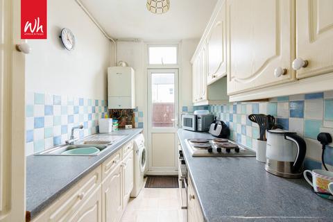 2 bedroom ground floor flat for sale, Loder Road, Brighton