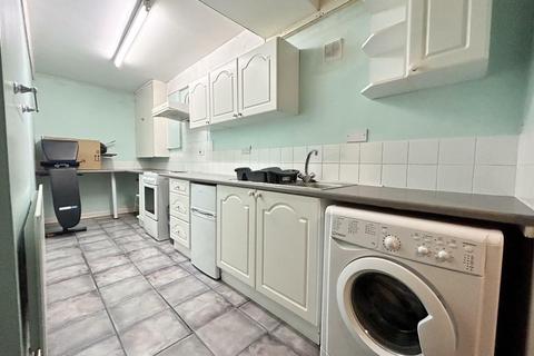 Studio to rent, Studio Flat To Let - HP12 (ALL BILLS INCLUDED)