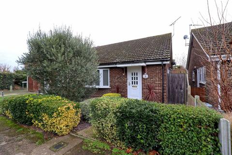 3 Ember Way, Burnham-on-crouch, CM0 8TJ