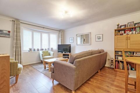 3 Ember Way, Burnham-on-crouch, CM0 8TJ