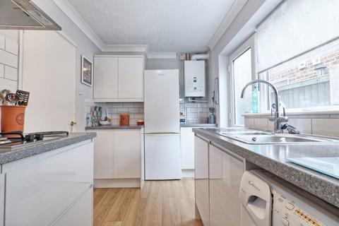 3 Ember Way, Burnham-on-crouch, CM0 8TJ
