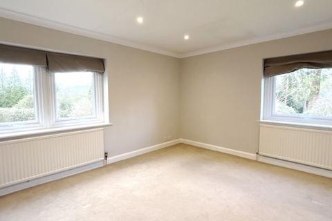 2 bedroom apartment for sale, Larchmoor Park, Gerrards Cross Road