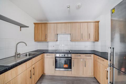 3 bedroom apartment to rent, City House, London Road, Croydon