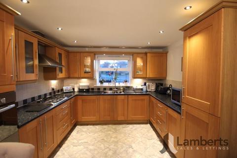 10 Joseph Perkins Close, Astwood Bank, Redditch, B96 6EQ