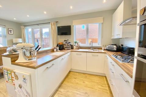 3 bedroom detached house for sale, Kyte Close, Warminster