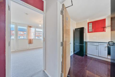 4 bedroom maisonette for sale, Lorrimore Road, London, SE17