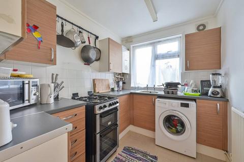 2 bedroom flat for sale, Pound Court, Wood Street Village, Guildford, GU3