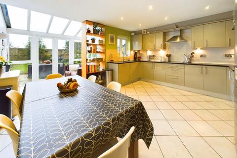 14 Trueman Road, Kenley, CR8 5GL