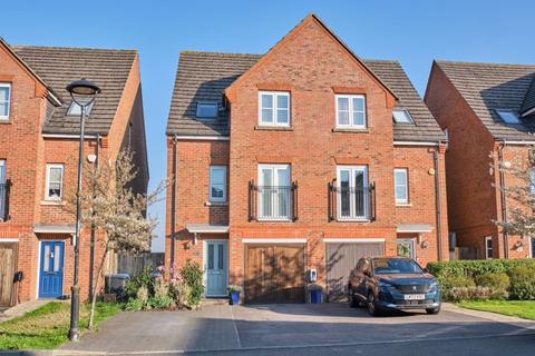 14 Trueman Road, Kenley, CR8 5GL
