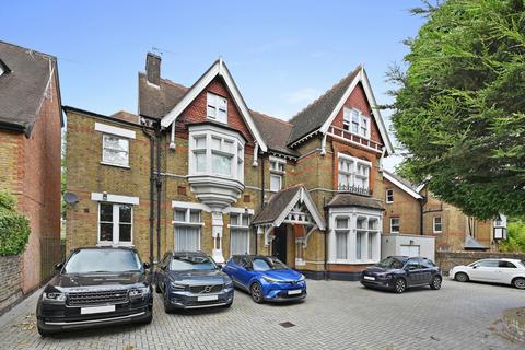 3 bedroom duplex to rent, North Common Road, Ealing, London, W5