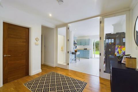 Marlowe House, 64 Cross Road, Tadworth, KT20 5SU