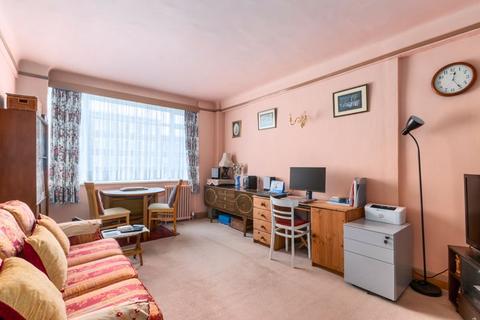 1 bedroom flat for sale, Du Cane Court Balham High Road SW17 7JG