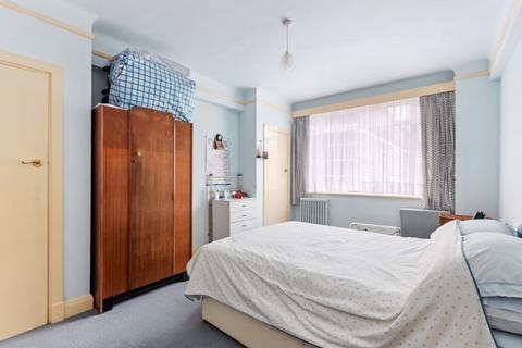 1 bedroom flat for sale, Du Cane Court Balham High Road SW17 7JG