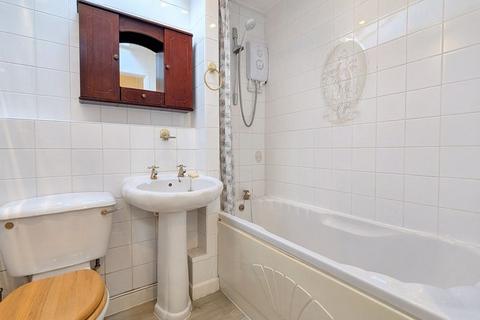 63 Cumber Drive, Brixham, TQ5 8RW