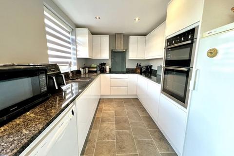 5 bedroom semi-detached house for sale, Staveley Road, Dunstable