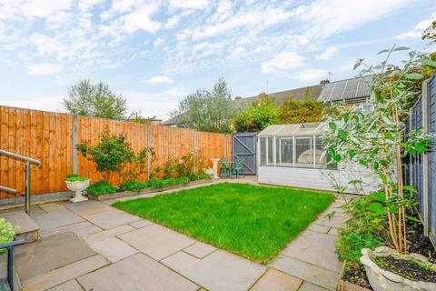 4 bedroom terraced house for sale, Sidney Road, Walton-On-Thames