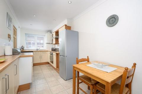 4 bedroom terraced house for sale, Sidney Road, Walton-On-Thames