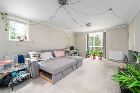 1 bedroom apartment for sale, Ashley Park Road, Walton-On-Thames