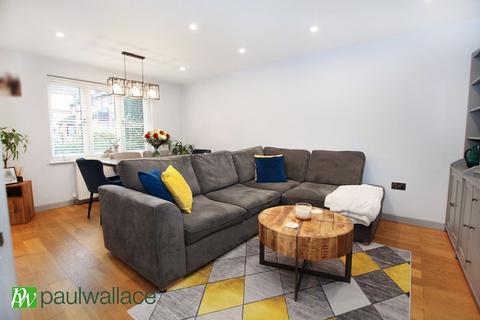 2 bedroom apartment for sale, Beecholm Mews, Cheshunt