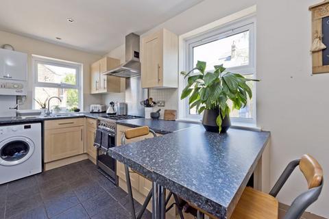 2 bedroom apartment for sale, Wycliffe Road, London SW19