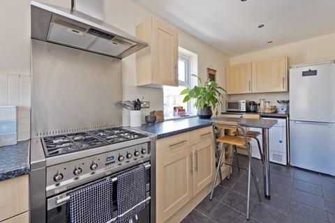 2 bedroom apartment for sale, Wycliffe Road, London SW19