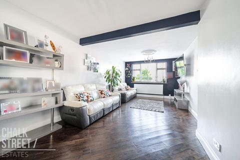 14 Westlyn Close, Rainham, RM13 9JP