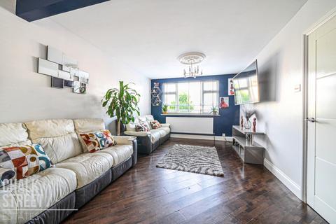 14 Westlyn Close, Rainham, RM13 9JP