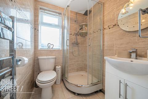 14 Westlyn Close, Rainham, RM13 9JP