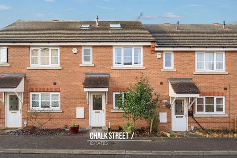 4 bedroom terraced house for sale, Nightingale Crescent, Harold Wood, RM3