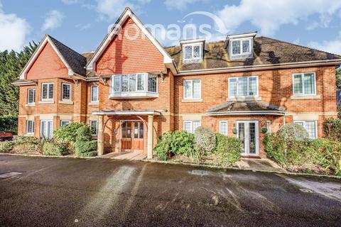 2 bedroom apartment to rent, Gresham Court