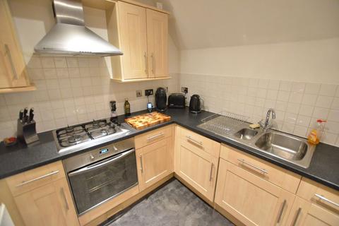 2 bedroom apartment to rent, Gresham Court