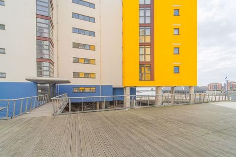 1 bedroom apartment for sale, Midway Quay, Eastbourne, BN23