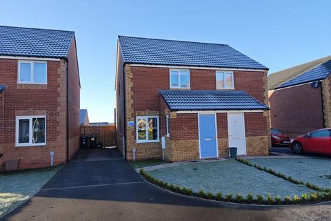 2 bedroom semi-detached house to rent, Moorside Drive, Carlisle