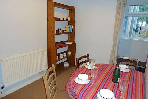 3 bedroom terraced house to rent, Gelligaer Street, Cardiff CF24