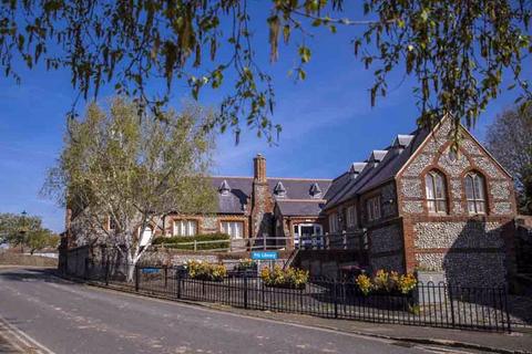 2 bedroom terraced house for sale, 15 Rochdale Way, Littlehampton