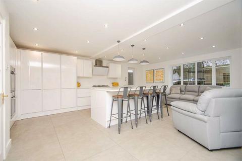 7 Badger Close, Huntington, Cannock, WS12 4UW
