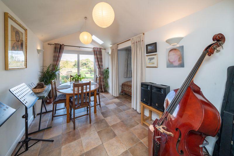 Breakfast room