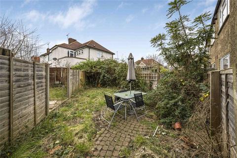 2 bedroom maisonette for sale, Chertsey Road, Middlesex