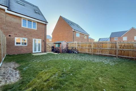 3 bedroom semi-detached house for sale, Lynchets Road, Old Bedford Area, Luton, Bedfordshire, LU2 7HS