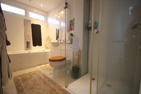 11 Maytree Close, Edgware, HA8 8XX