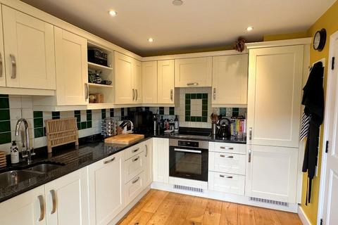 8 Borough Gate, Steyning, BN44 3SB