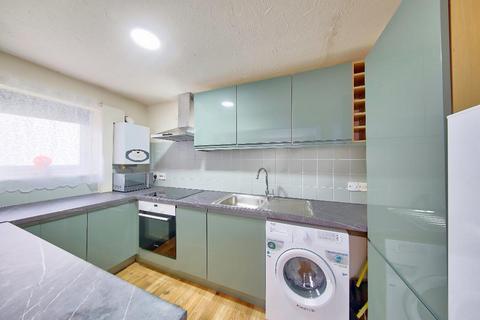 1 bedroom flat to rent, Leigham Close, Streatham Hill, SW16 2LA