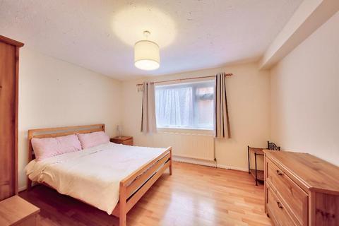 1 bedroom flat to rent, Leigham Close, Streatham Hill, SW16 2LA