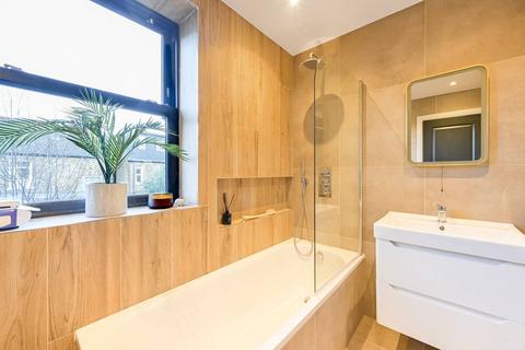 1 bedroom flat for sale, 9 Fernlea Road, Balham SW12