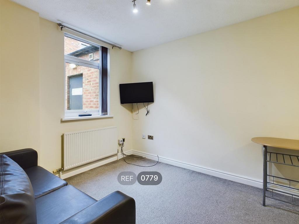 Kitchen &amp; Living area