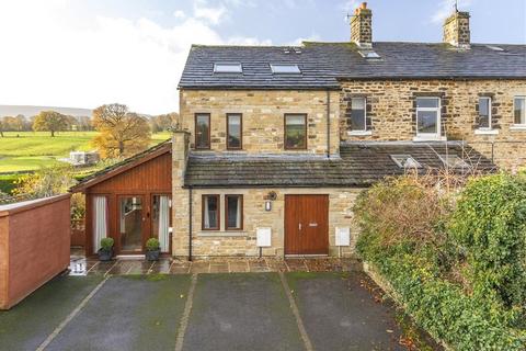 4 bedroom end of terrace house for sale, Main Street, Addingham, Ilkley, LS29