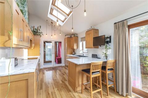 4 bedroom end of terrace house for sale, Main Street, Addingham, Ilkley, LS29