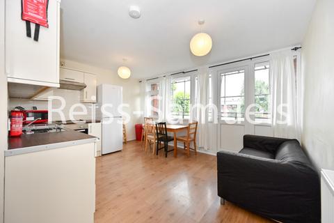 4 bedroom maisonette to rent, Forsyth Gardens, Kennington, London SE17