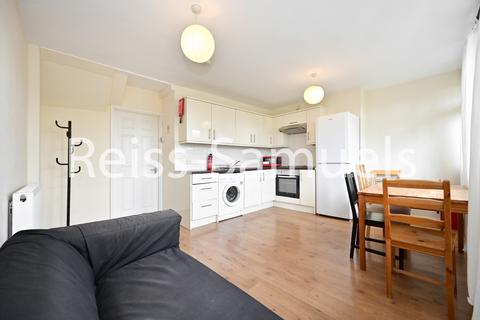 4 bedroom maisonette to rent, Forsyth Gardens, Kennington, London SE17